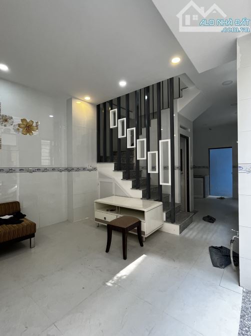 Chính chủ bán nhà căn góc hẻm 391 Trần Hưng Đạo Quận 1 giá 4.9 tỷ