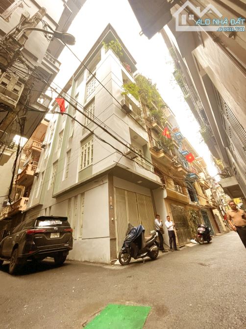 GIẢM 500TR! BÁN NHANH- LÔ GÓC- DƯƠNG QUẢNG HÀM- 50mX 5T- oto vào nhà.