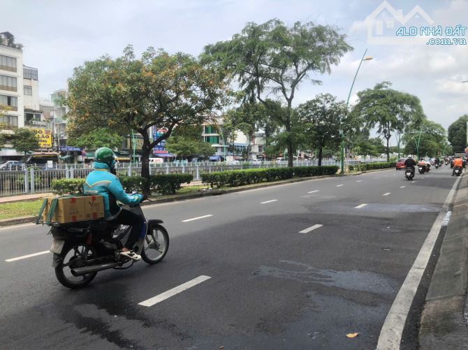 BÁN NHÀ NGANG 5.6M – HẺM XE HƠI TRÁNH, LÊ VĂN SỸ, QUẬN 3 – Giá 11.5 Tỷ TL