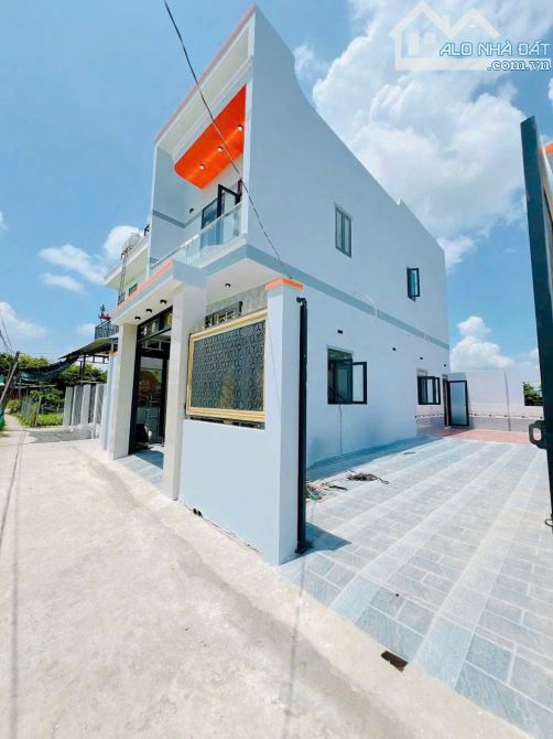 Nhà Đẹp 1 Lầu Khu Mỹ Lộc 10 x 15m. 3 Phòng Ngủ. Nội Thất Sẵn . Sổ Hồng Riêng