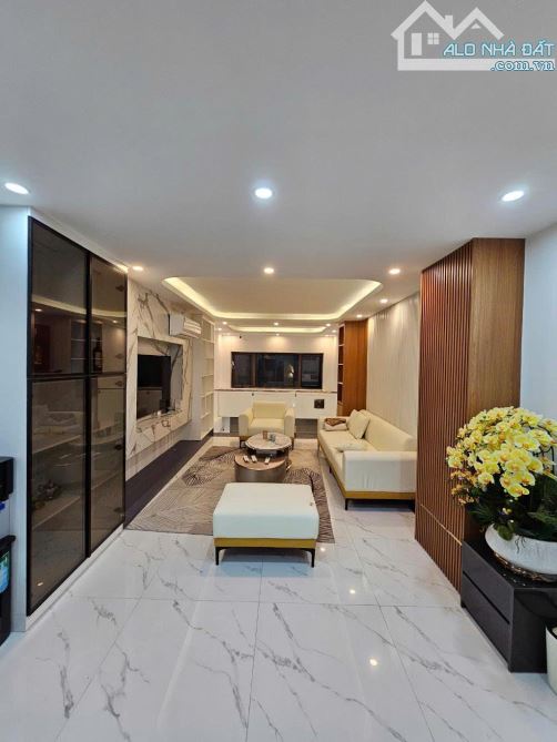 Thạch Bàn - 6 tầng thang máy - Lô góc - Ô tô 48m chỉ 7.7 t.ỷ