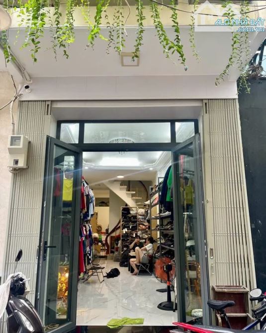 Bán Nhà Trung Tâm Phạm Ngọc Thạch, Quận 3: 4 Tầng, 3PN, Tiện Kinh Doanh, Giá 17 Tỷ!