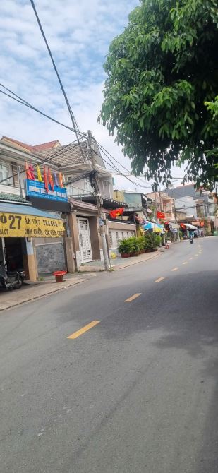 Biệt thư diện tích đất nở hậu phong thủy tốt nhà nằm giữa Phạm Văn Đồng VS Kha Vạn Cân Tây