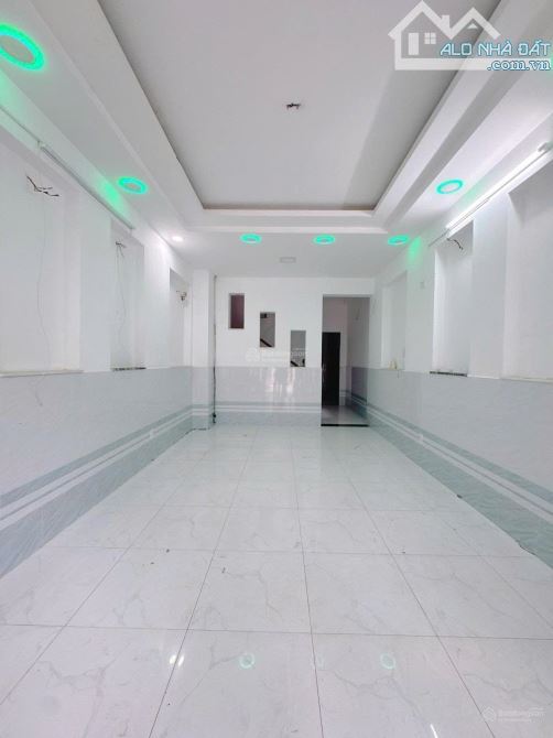 Diện tích lớn 90m2 - nhỉnh13 tỷ! Bán nhà Bình Thạnh HXH 1 truc ngay mặt tiền Lê Quang Định