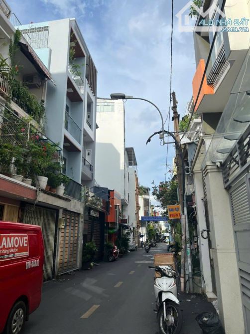 Bán nhà mặt tiền đường khu cư xá đô thành p 4 quận 3
