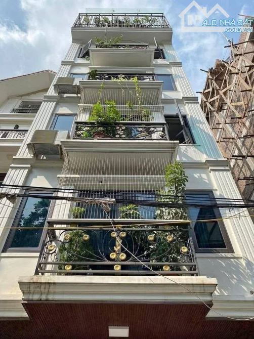 Nhà đẹp, sát mặt phố ĐÔNG NGẠC __ CHỢ VẼ  30/ 35m2 - CHỈ HƠN 5 TỶ  nội thất sịn sò   -