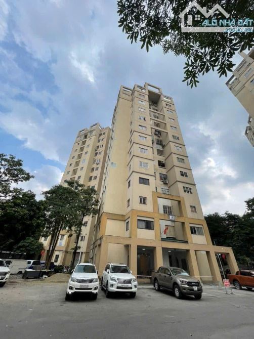 Bán căn chung cư toà B11 Nam Trung Yên -58m2,2 ngủ + 1 wc giá  4.x tỷ