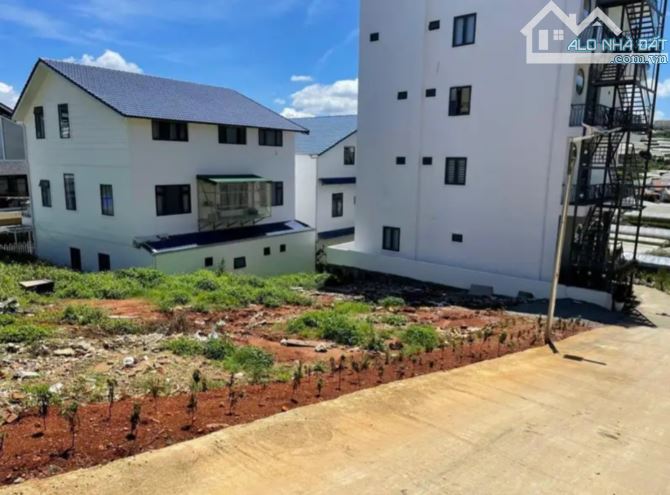 bán đất xây biệt thự villa trịnh hoài đức đà lạt _200mv giá chỉ 7, 5 tỷ ( giá tốt )