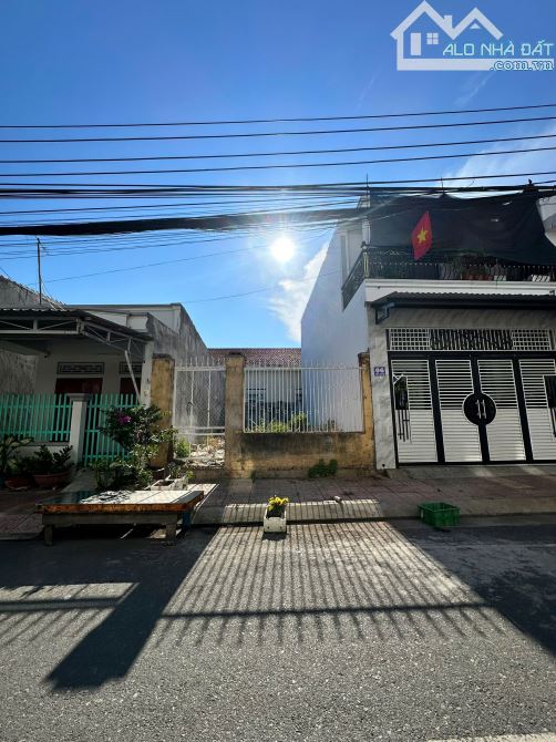 Đất tái định cư Hòn Rớ 1 Phường Nam Nha Trang dt 72m2 ngang 4,8m vỉa hè 16m