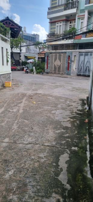 Nhà Cấp 4 ô tô tránh nhau nở hậu diện tích khủng ngay trung tâm Trường Thọ giá nhỉnh 6 tỷ