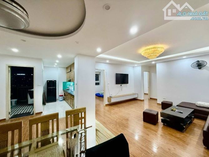 Bán căn hộ chung cư 137 Nguyễn Ngọc Vũ 110m² 3 ngủ 2 vệ sinh full nội thất giá TL