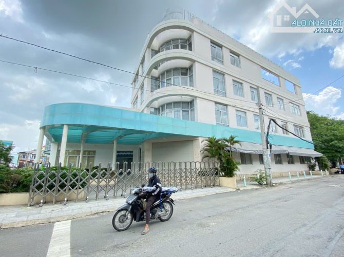 Bán nhà 501-503 Nguyễn Oanh P.17 GV. DT 16x42m, 4 tầng. Giá 105 tỷ TL