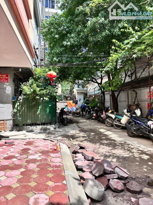 BÁN NHÀ NGUYỄN TRÃI, PHÂN 6 TẦNG THANG MÁY - MẶT NGÕ, NGAY SÁT PHỐ, TRƯỚC NHÀ RỘNG THOÁNG