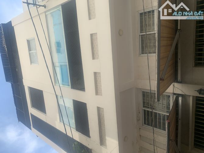 Bán nhà hẻm 8m cách MT 10 bước chân 4 lầu 7.9 tỷ