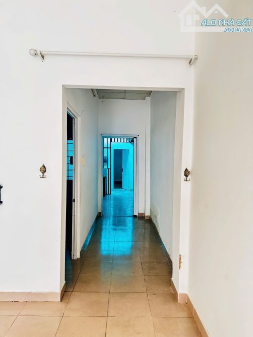 HIẾM!!! Ngay TRUNG TÂM quận 7 - DT: 90m2 - Giá chỉ 13 tỷ - MẶT TIỀN ĐƯỜNG NHỰA 8M