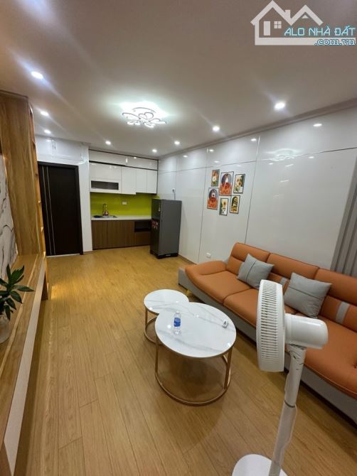 BÁN TẬP THỂ TẦNG 3 Ở PHỐ THÁI THỊNH TRUNG TÂM QUẬN XUNG QUANH NHIỀU TIỆN ÍCH.