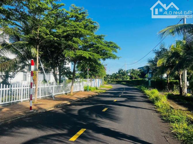 Bán lỗ Biệt thự nghỉ dưỡng góc 2 mặt tiền đường lớn xã Bình Châu, tp Hồ Chí Minh