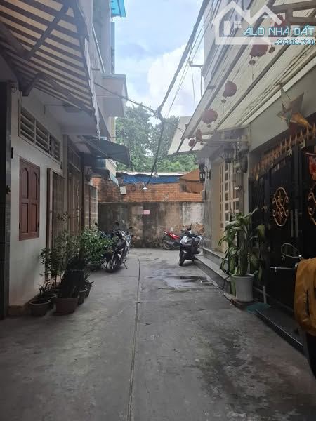 Nhà Đường Trần Bình Trọng Quận 5 Phường 2 Cũ.