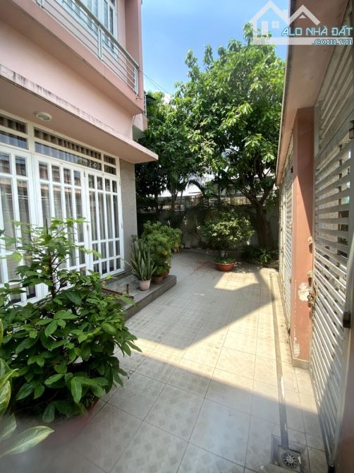 Nhà 3 tầng đường TÂN THỚI NHẤT 06, phường TÂN THỚI NHẤT, Q12, dt 192m2 (9,7mx20m), Hẻm Ôtô