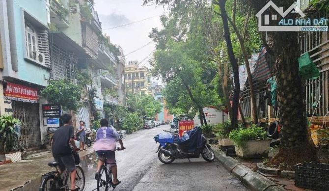 CẦU GIẤY 63M - NHÀ DÂN - 2 THOÁNG - Ô CHỜ THANG MÁY - 3 Ô TÔ TRÁNH - DỪNG ĐỖ - KINH DOANH