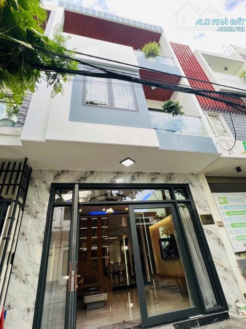 Cực hiếm! Nhà 3 tầng Đỗ Xuân Hợp, 68m2, hẻm ô tô tránh.Giảm còn 6.5 tỷ
