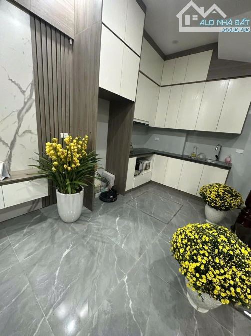 Cho thuê nhà mới ở Thụy Khuê – 5 tầng – đầy đủ đồ như ảnh, vào ở ngay