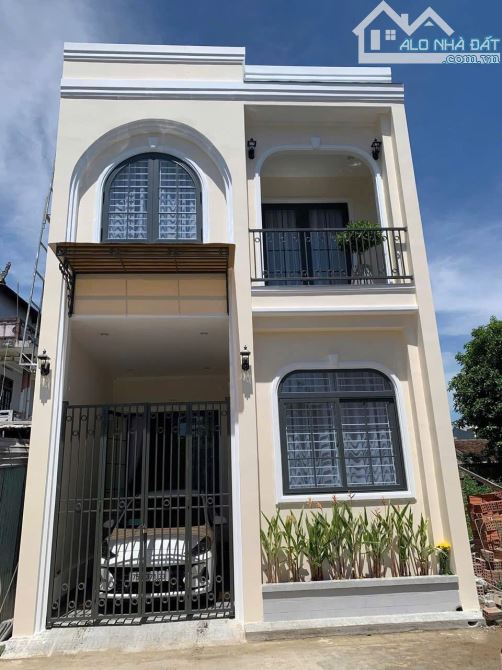 Nhà đẹp hai tầng Hoàng Quốc Việt - Trung tâm thành phố