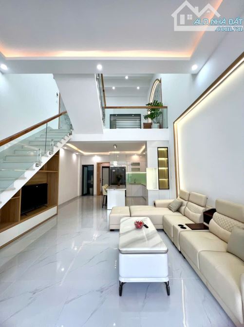 Nhà mê lệch tầng hẻm Đinh Tiên Hoàng - Tự An cũ - Diện tích: 5 x 19m (nở hậu 8m)