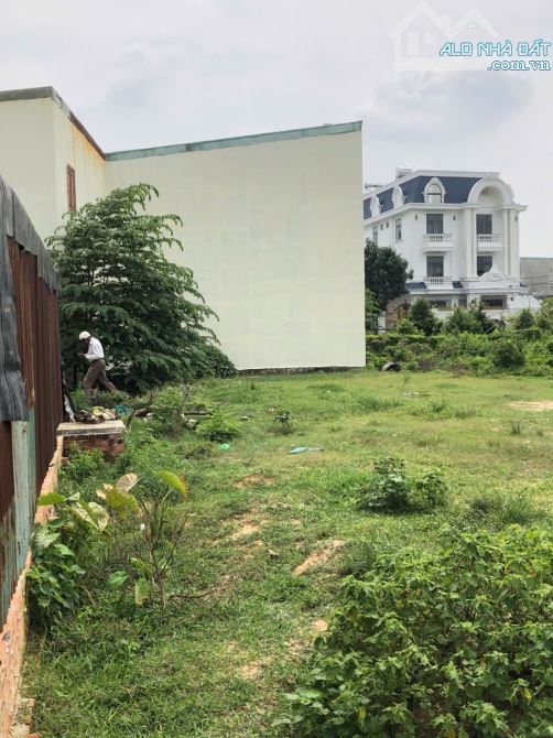 ĐẤT BÌNH HOÀ TPHCM DƯỜNG Ô TÔ DT 318 M2 GIÁ 4,3 TỶ TL