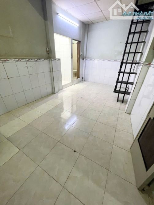 NHÀ Đ. VÕ VĂN KIỆT, QUẬN 1, 25M2, 3TẦNG, 2PN, 2WC, NỞ HẬU, GẦN CẦU ÔNG LÃNH, CHỈ 2.99 TỶ
