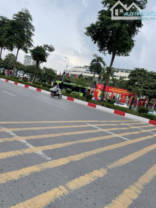 MẶT PHỐ VĂN CAO 102M, 10 TẦNG 6,5 MT, 80 TỶ BA ĐÌNH.