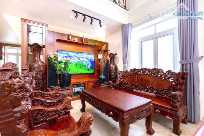 Bán biệt thự 1 trệt 2 lầu khu Á Châu, phường 2