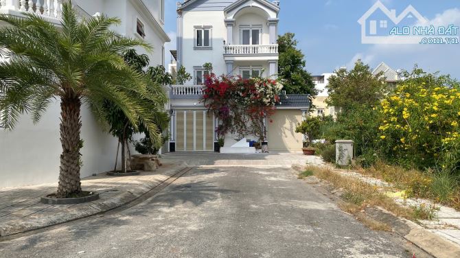 Bán đất biệt thự kdc số 1 P Thạnh Mỹ Lợi Quận 2 cũ gần chợ nền i20 (200m2) 100 tr/m2