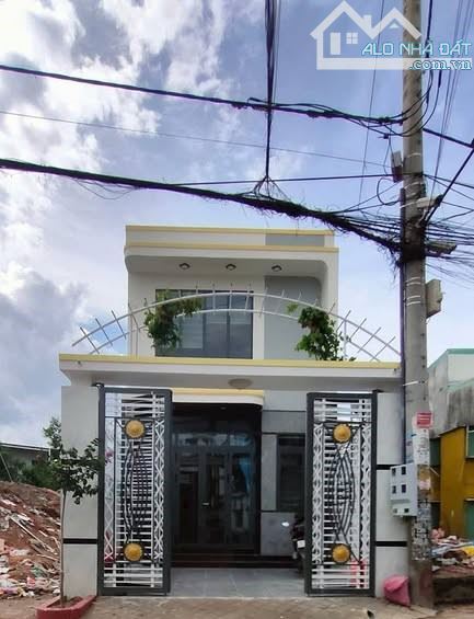 Siêu phẩm nhà 1 trệt 1 lầu mới toanh ở ngay trung tâm huyện Gò Dầu 109m2 SHR giá 900tr