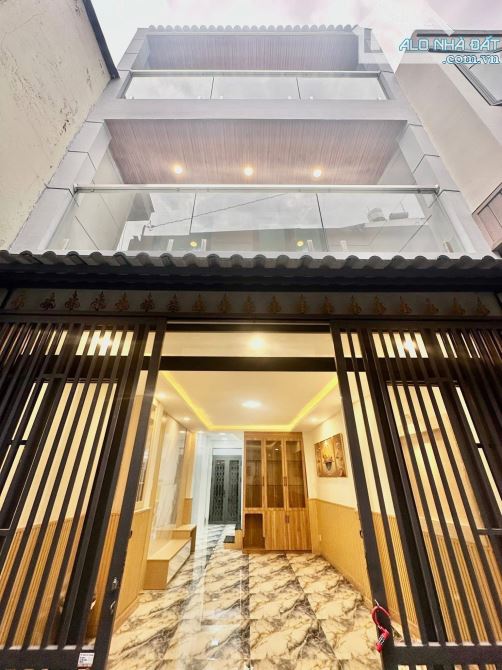 Nhà mới đẹp, 3 tầng (4x11m), Dương Bá Trạc P2 Quận 8