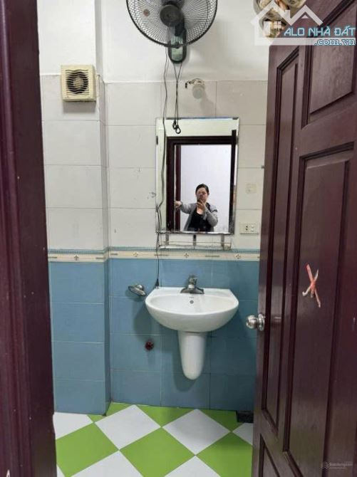 Cho thuê nhà nguyên căn Nguyễn Đình Chiểu 30m2 x 3 tầng, full nội thất. Giá 14 Triệu