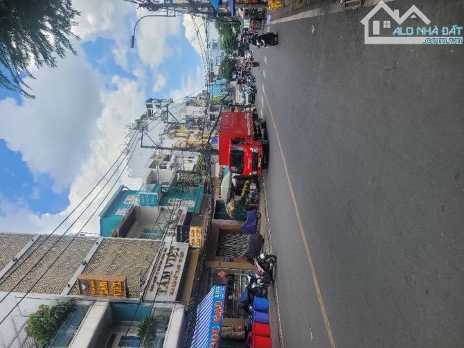 HOT HOT, Nguyễn Thị Tần, Quận 8, Đường 8m, 4x 13m ,nhỉnh 9tỷ