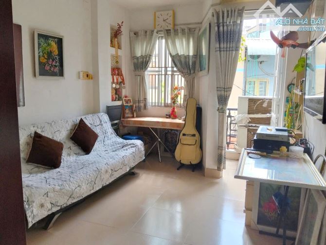Nhà 5 tầng hẻm thông Hưng Phú P. Chánh Hưng. Giá: 4 tỷ bớt lộc