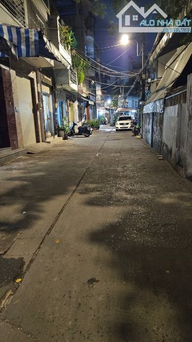 Bán nhà hẻm rộng Bình Thới,P.14,Q.11,dt: 5 x 10 nhà xây 3 lầu 5 Tỷ 9.