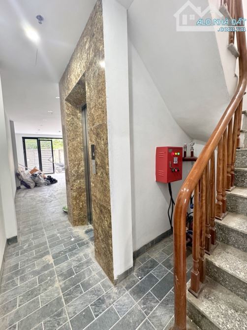 Bán CCMN Xuân Phương, 65m2, 6 tầng, 15 phòng full đồ khép kín, giá 14 tỷ hơn.