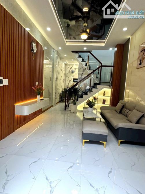 BÁN NHÀ MỚI 32M² 2 TẦNG-GÒ VẤP PHAN HUY ÍCH-FULL NỘI THẤT-GIÁ CHỈ 3.98 TỶ.