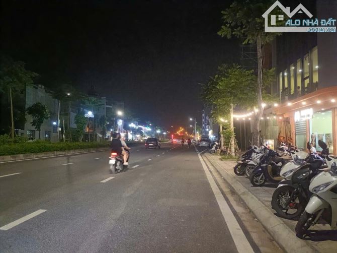 BÁN NHÀ NGỌC THUỴ, LONG BIÊN - 37M2 - 9 TỶ – NGÕ Ô TÔ 7 CHỖ