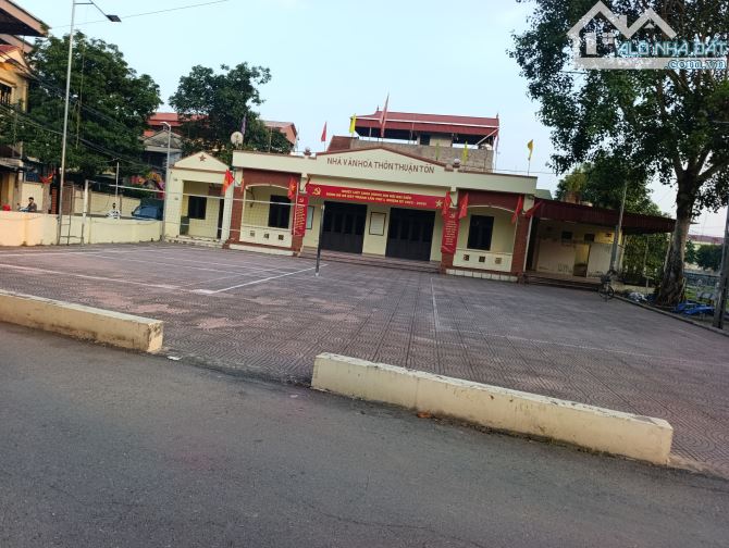 Bán đất Đa Tốn 45m ô tô vào đất ,tiện ích ngập tràn.