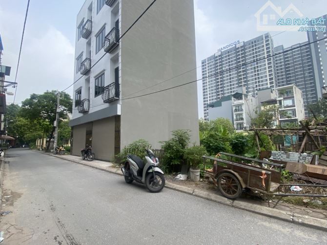 Thành Trung - Trâu Quỳ _71m MT 4,2m - PHÂN LÔ VỈA HÈ Ô TÔ ĐỖ