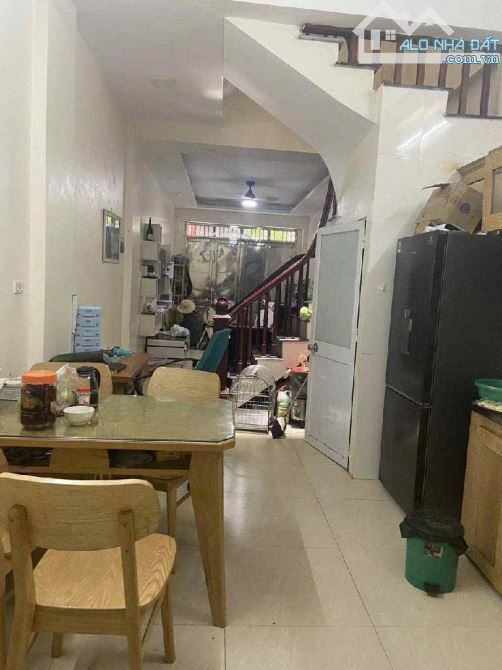 Gia đình cần b.án căn nhà ơ khu vực phú mỹ Mỹ đình