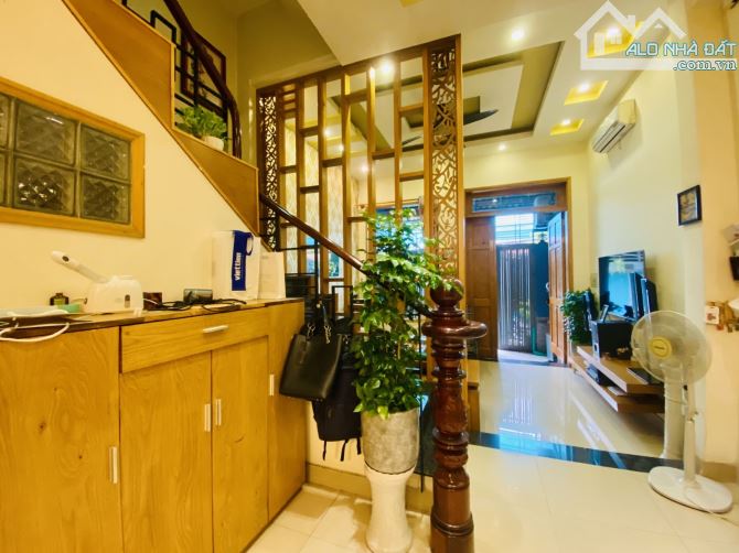 NHÀ ĐẸP Ở NGAY - BÙI QUANG LÀ - GÒ VẤP - 84M2 - 3 TẦNG - 6 PHÒNG NGỦ - VỪA Ở VỪA CHO THUÊ