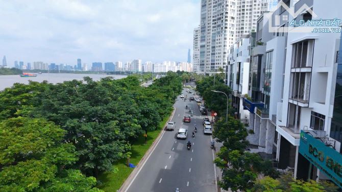 Building góc 2MT Trần Quý Kiên view TRỰC DIỆN SÔNG cực đẹp. 1.400m2 sàn. Giá chỉ 158 tỷ TL