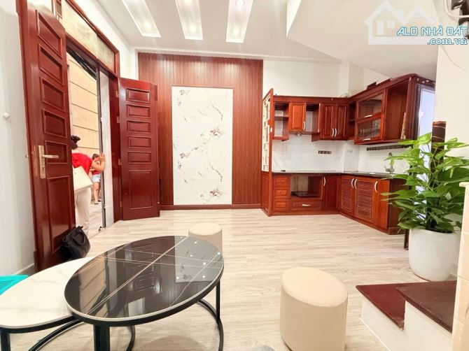 BÁN NHÀ 30M 5TẦNG VÕ CHÍ CÔNG NGHĨA ĐÔ CẦU GIẤY HÀ NỘI