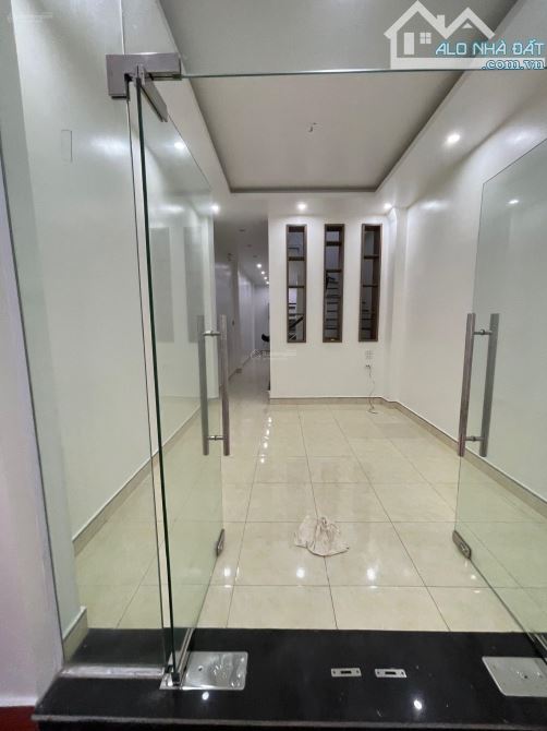 Phân lô Giang Văn Minh 50m2x4T MT4m ngõ oto đỗ tránh vị trí tiện KD, VP, nhà ở giá 20tr