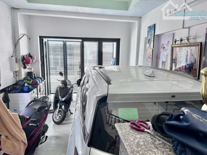 Giảm 1 Tỷ 3 – Nhà 2 Tầng + 2 Lô Đất Lô Góc sd160m² Chỉ 5,5 Tỷ